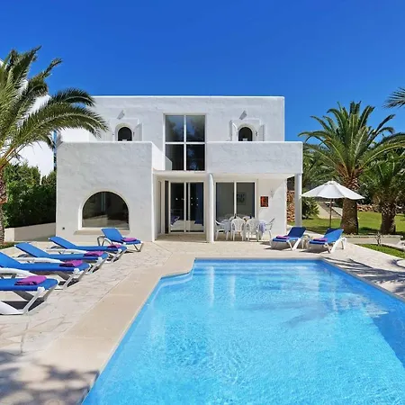 Casa Blanca Villa *